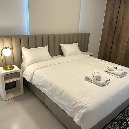 201 Lux Tower206 Lakatamia