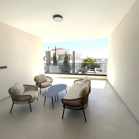 Apartment 201 Lux Tower206