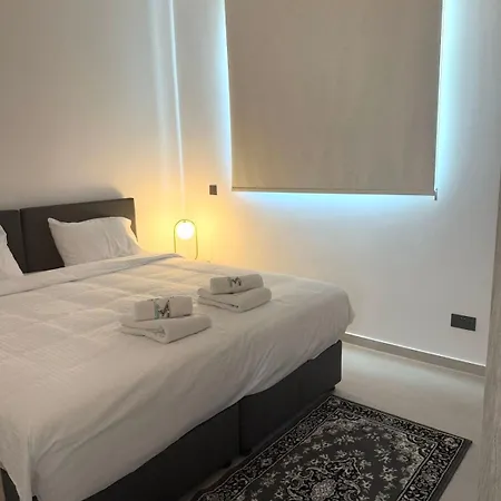 201 Lux Tower206