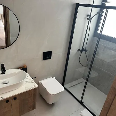 201 Lux Tower206
