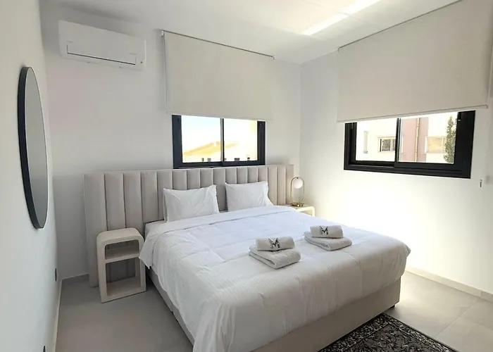 201 Lux Tower206 Daire Lakatamia