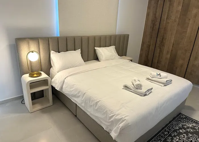 201 Lux Tower206 Lakatamia